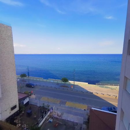 Flirty Flamingo Seaview Seafront Apartment Larnaca Exterior foto